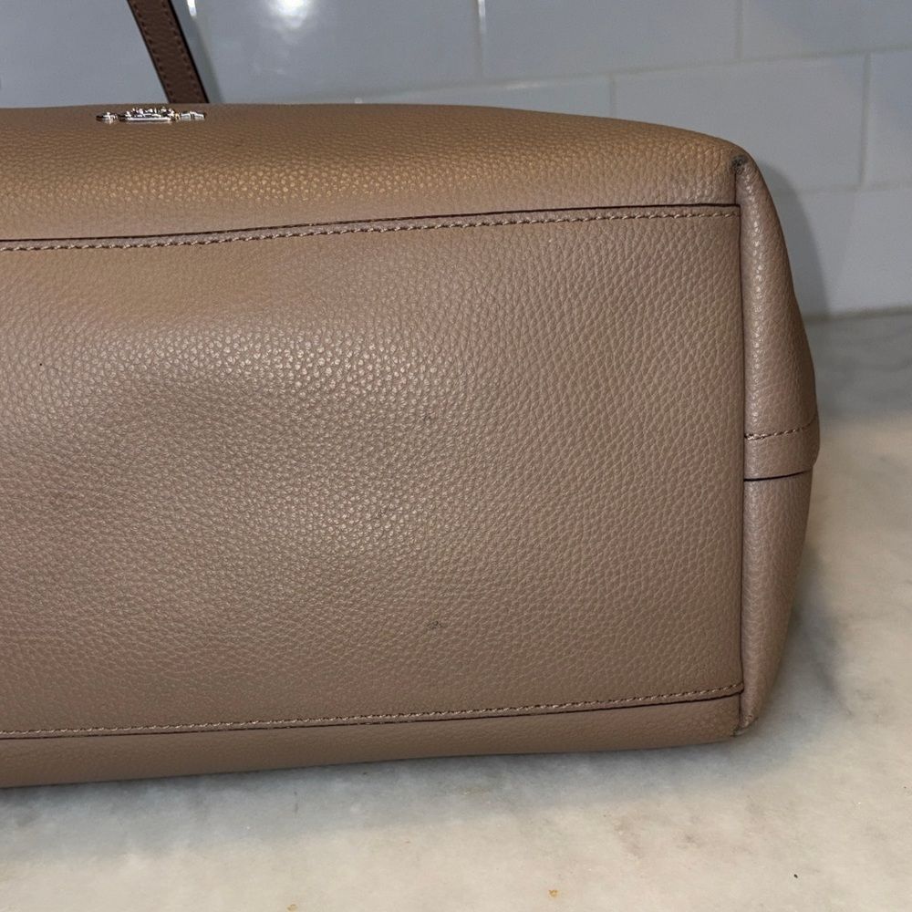 COACH Purse Bag Market Tote Polished Pebble Leather Turnlock Taupe Neutral - Picture 8 of 16